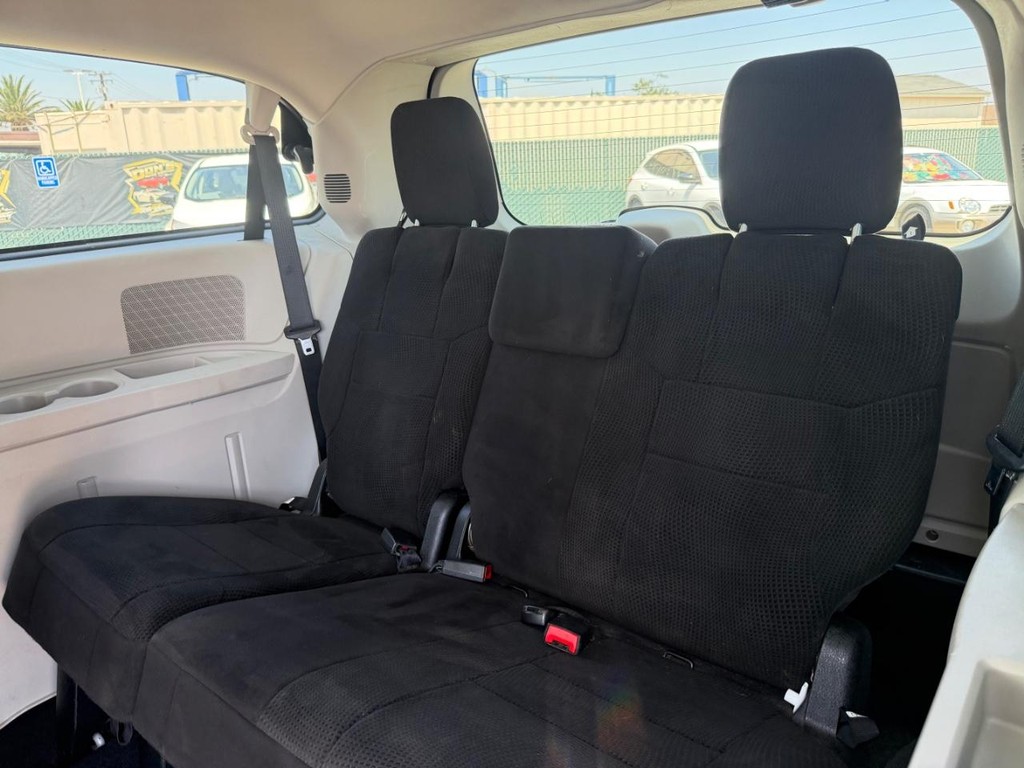 Dodge Grand Caravan Vehicle Full-screen Gallery Image 38