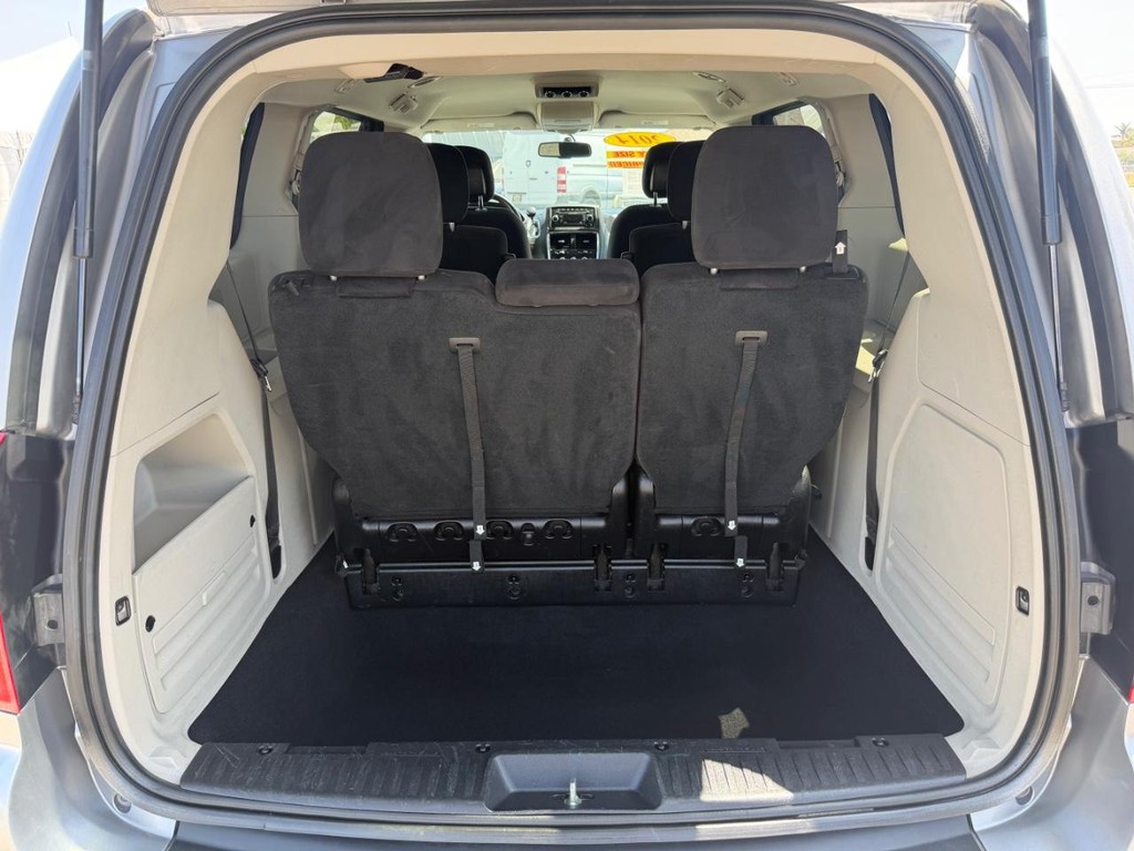 Dodge Grand Caravan Vehicle Full-screen Gallery Image 40