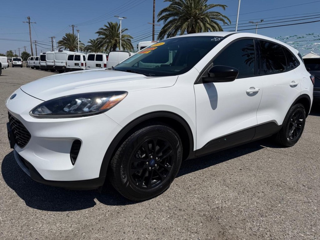 Ford Escape Vehicle Full-screen Gallery Image 12