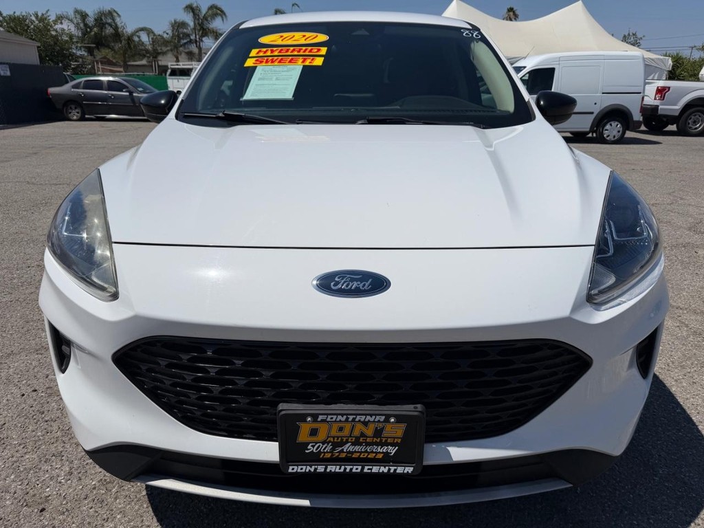 Ford Escape Vehicle Full-screen Gallery Image 14