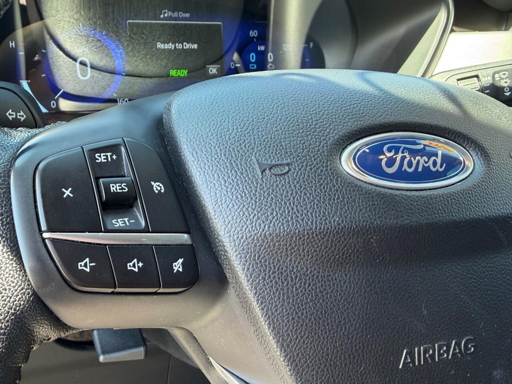 Ford Escape Vehicle Full-screen Gallery Image 29
