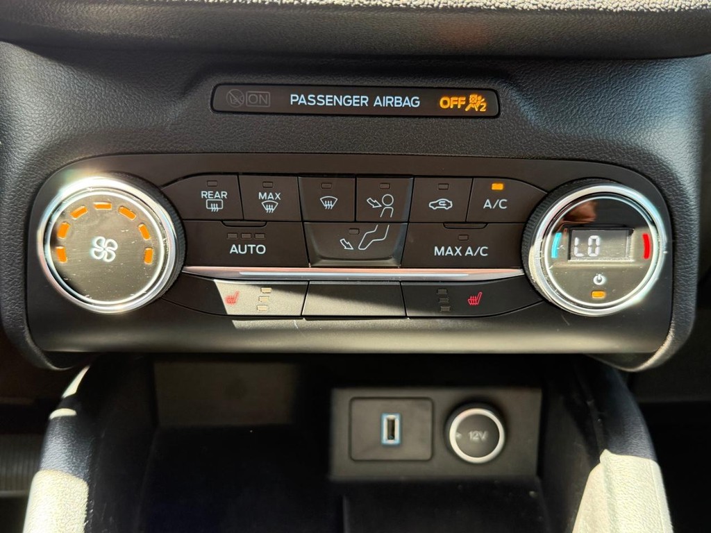 Ford Escape Vehicle Full-screen Gallery Image 33