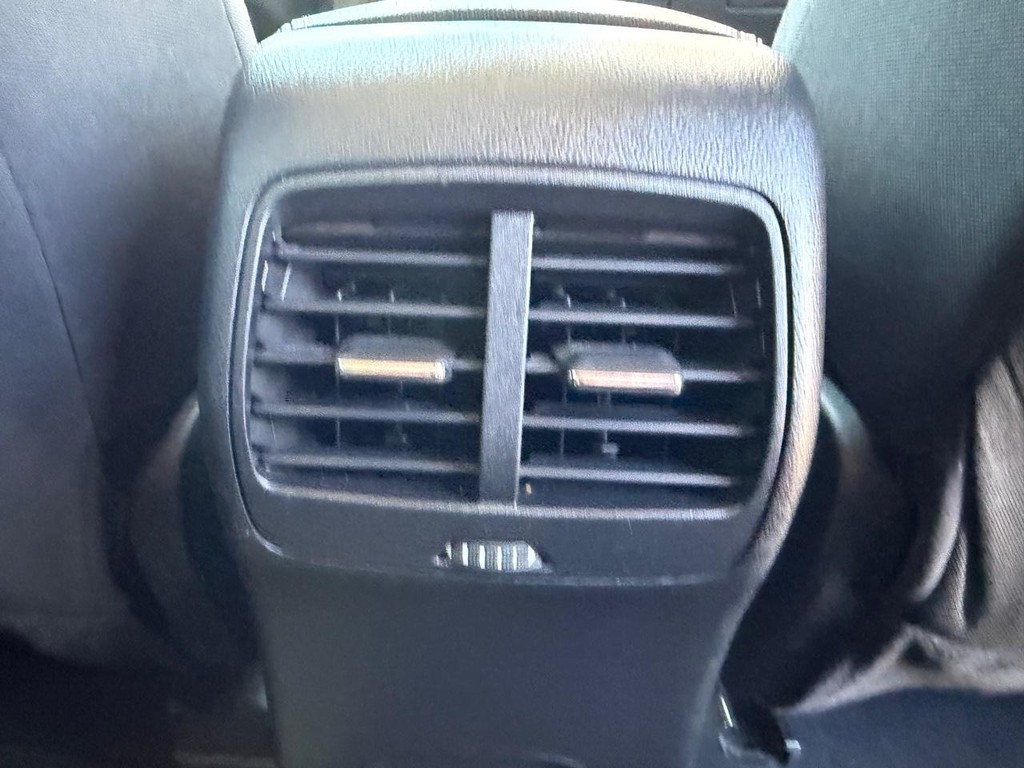 Ford Escape Vehicle Full-screen Gallery Image 34