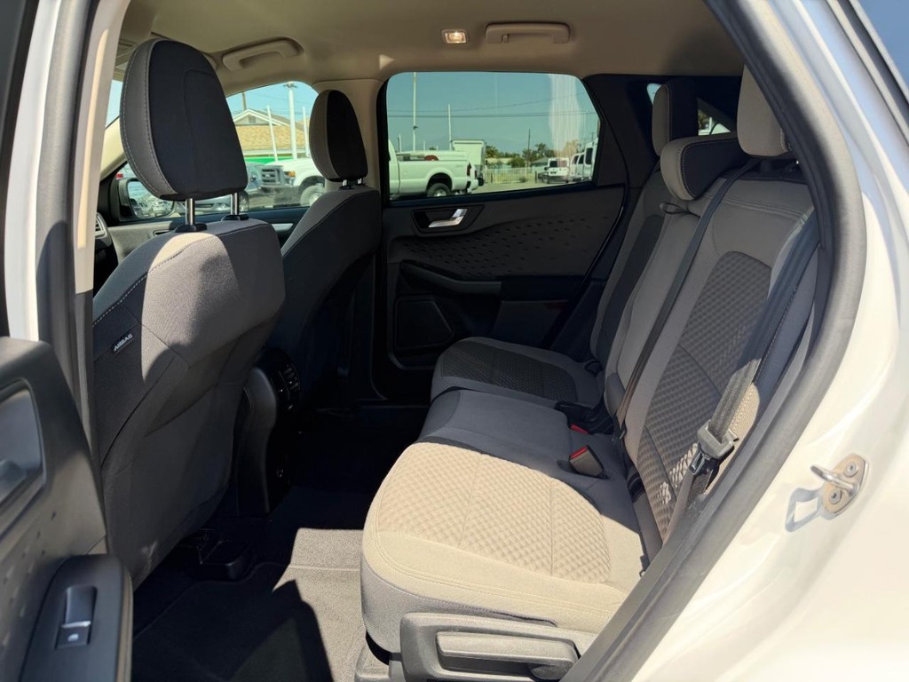 Ford Escape Vehicle Full-screen Gallery Image 38