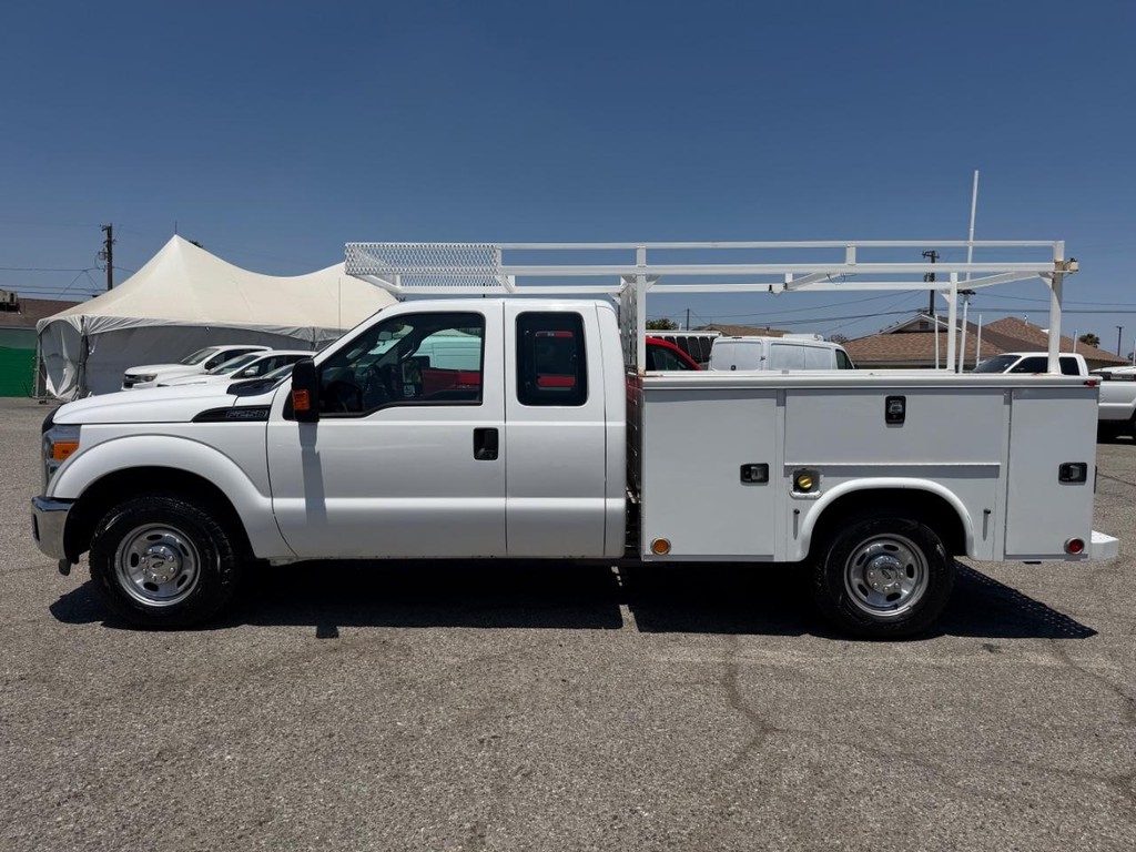 Ford F-250 Vehicle Full-screen Gallery Image 11