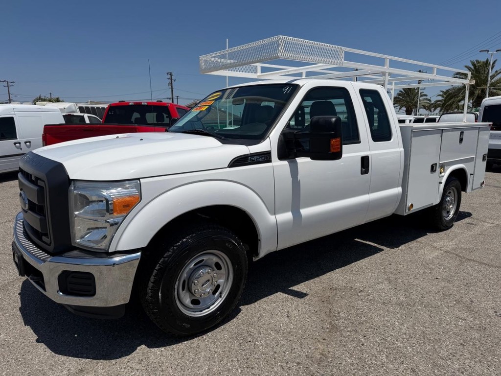 Ford F-250 Vehicle Full-screen Gallery Image 12