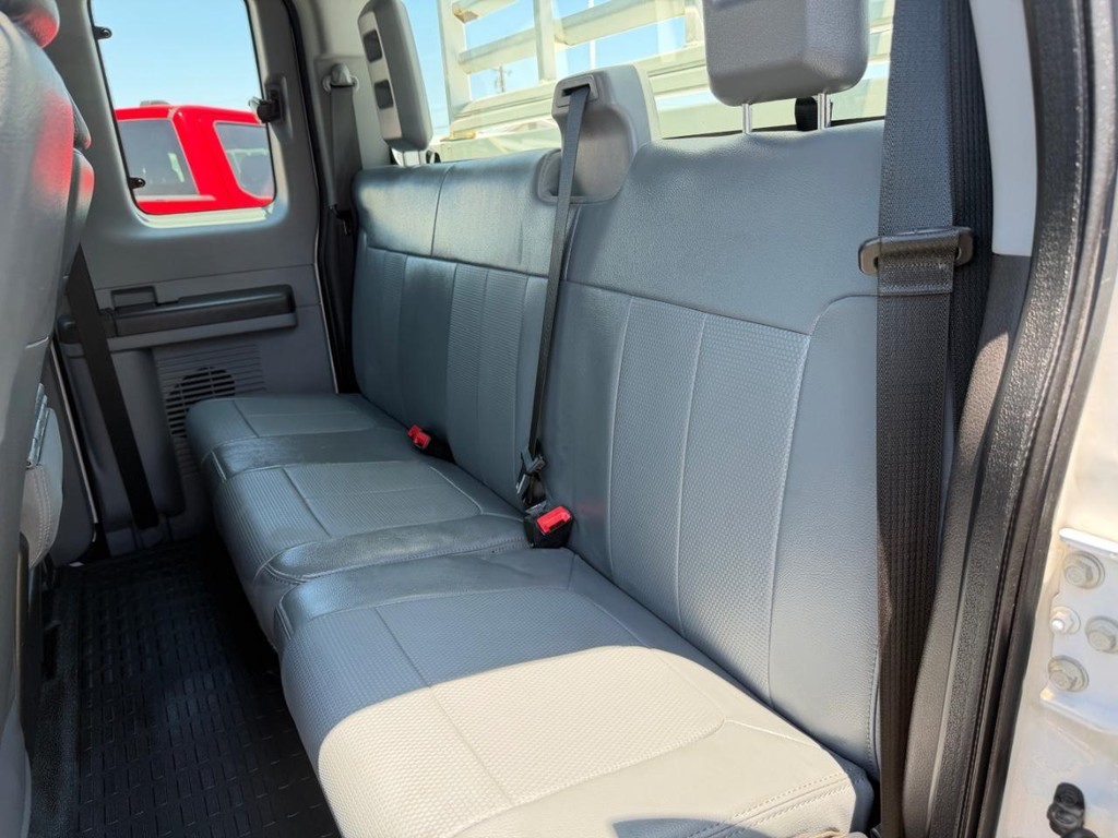 Ford F-250 Vehicle Full-screen Gallery Image 27