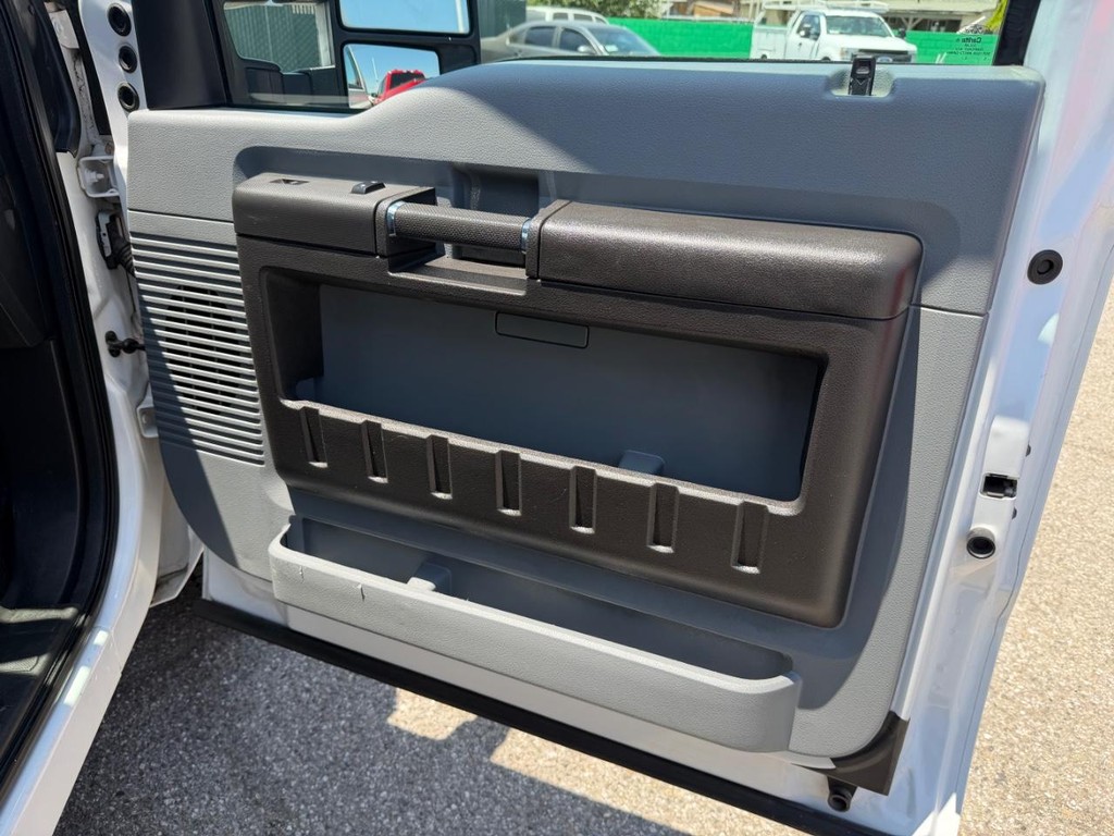 Ford F-250 Vehicle Full-screen Gallery Image 28