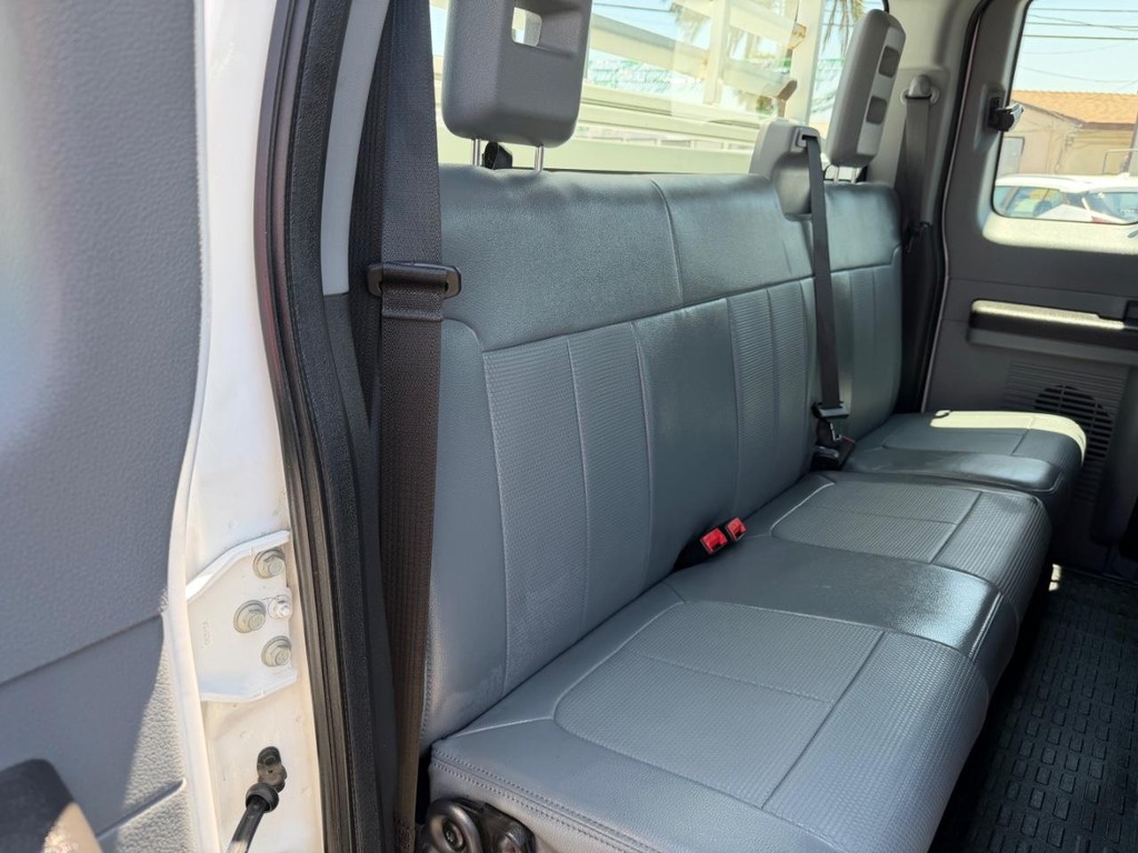 Ford F-250 Vehicle Full-screen Gallery Image 33
