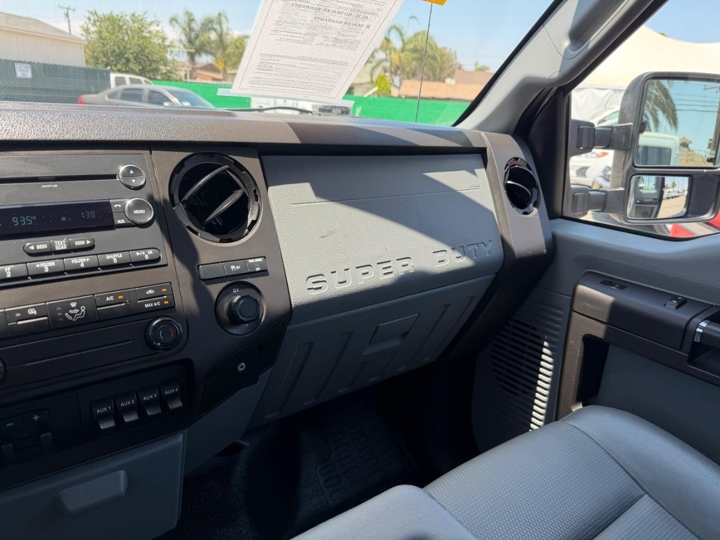 Ford F-250 Vehicle Full-screen Gallery Image 37