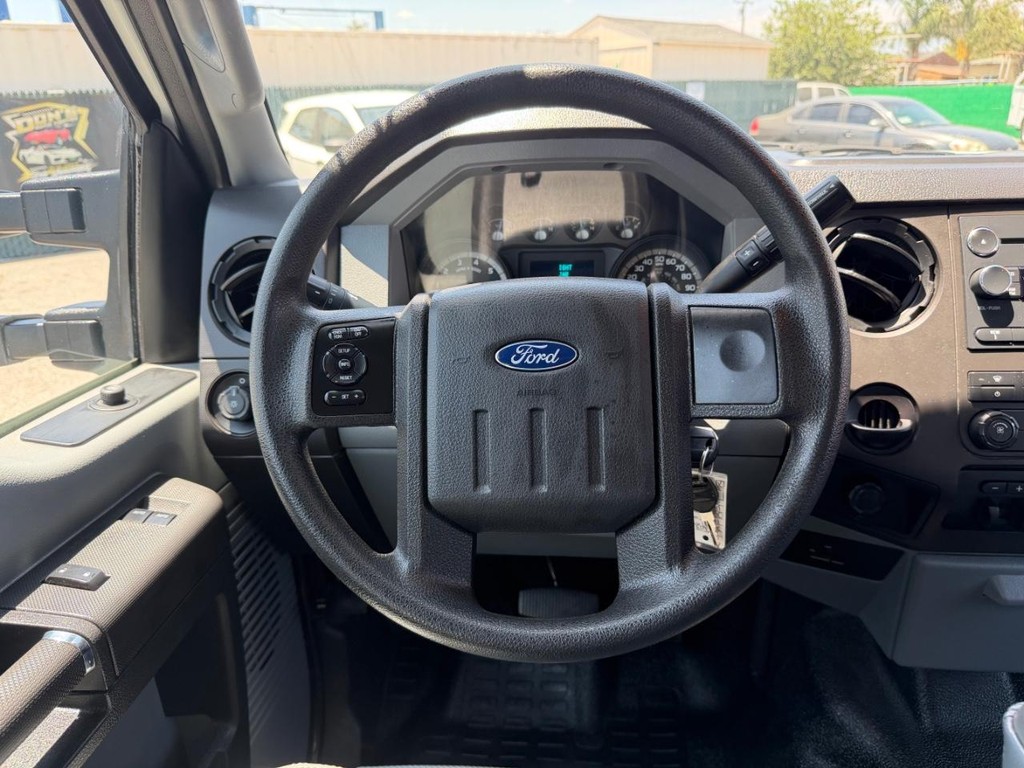 Ford F-250 Vehicle Full-screen Gallery Image 38