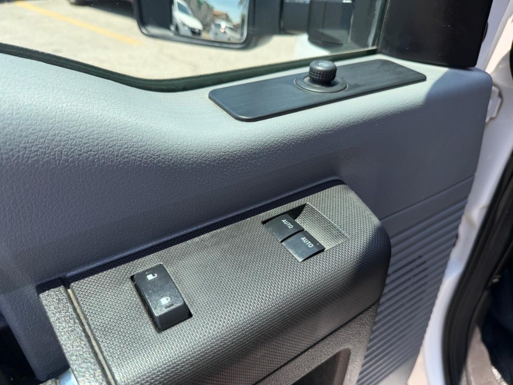 Ford F-250 Vehicle Full-screen Gallery Image 41