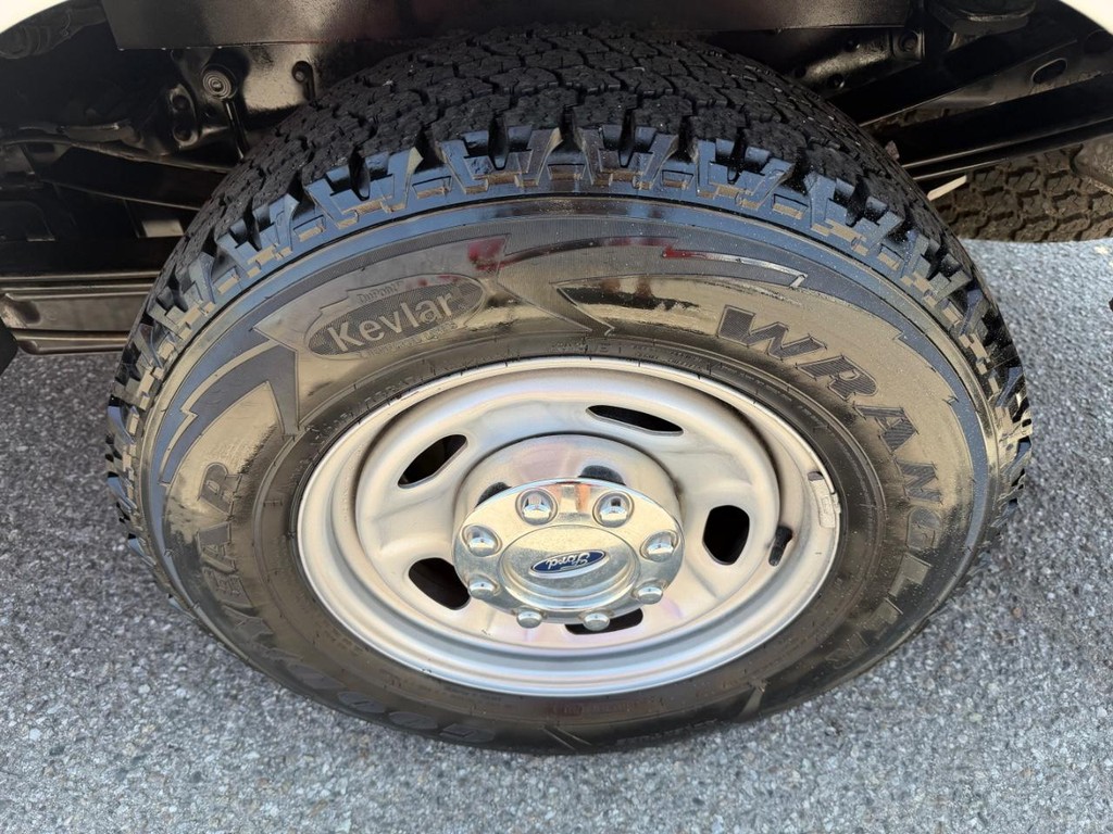 Ford F-250 Vehicle Full-screen Gallery Image 45
