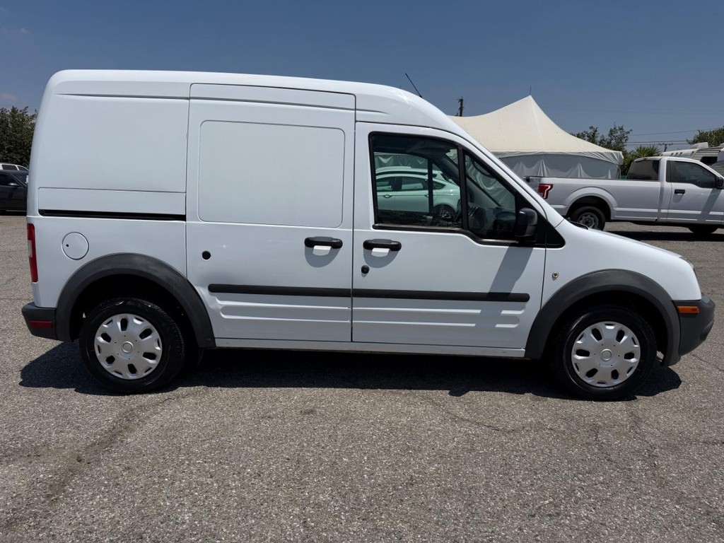 Ford Transit Connect Vehicle Full-screen Gallery Image 06
