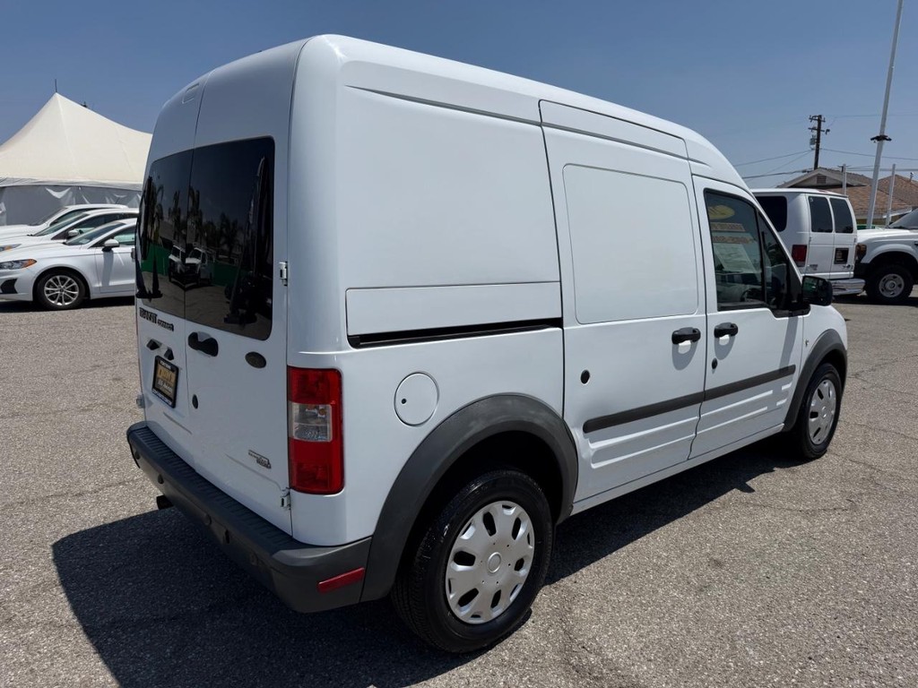 Ford Transit Connect Vehicle Full-screen Gallery Image 07