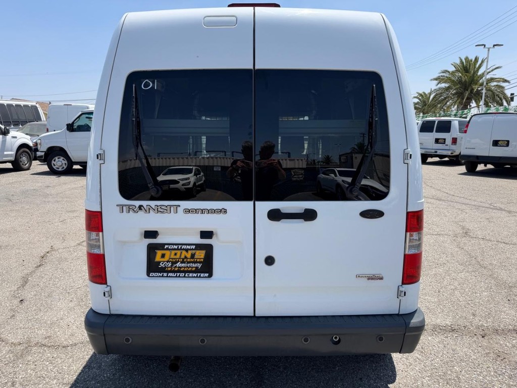 Ford Transit Connect Vehicle Full-screen Gallery Image 09