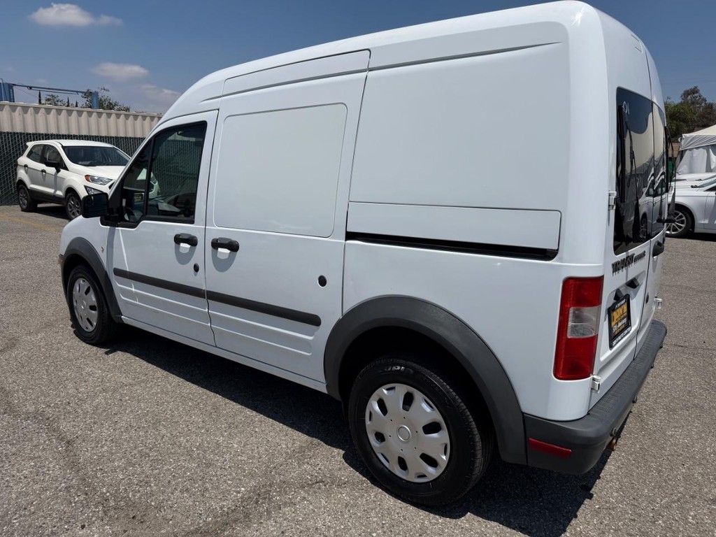 Ford Transit Connect Vehicle Full-screen Gallery Image 10