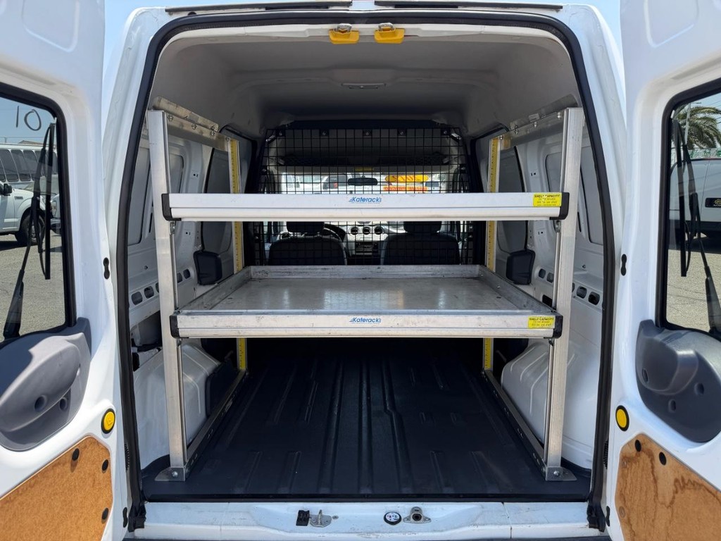 Ford Transit Connect Vehicle Full-screen Gallery Image 16