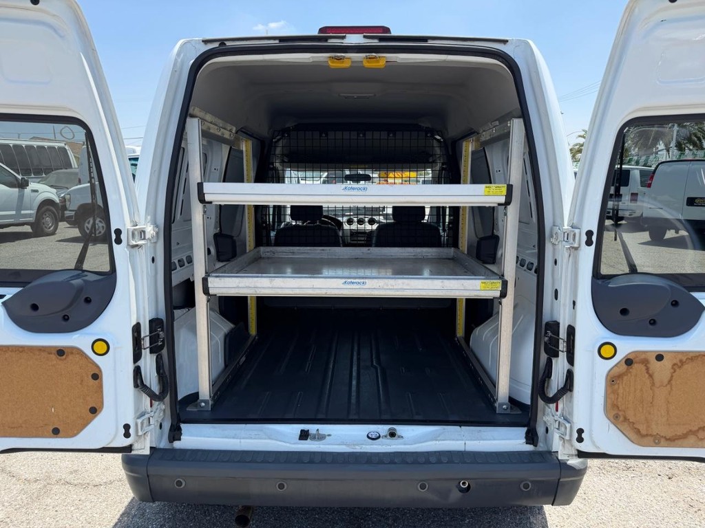 Ford Transit Connect Vehicle Full-screen Gallery Image 19