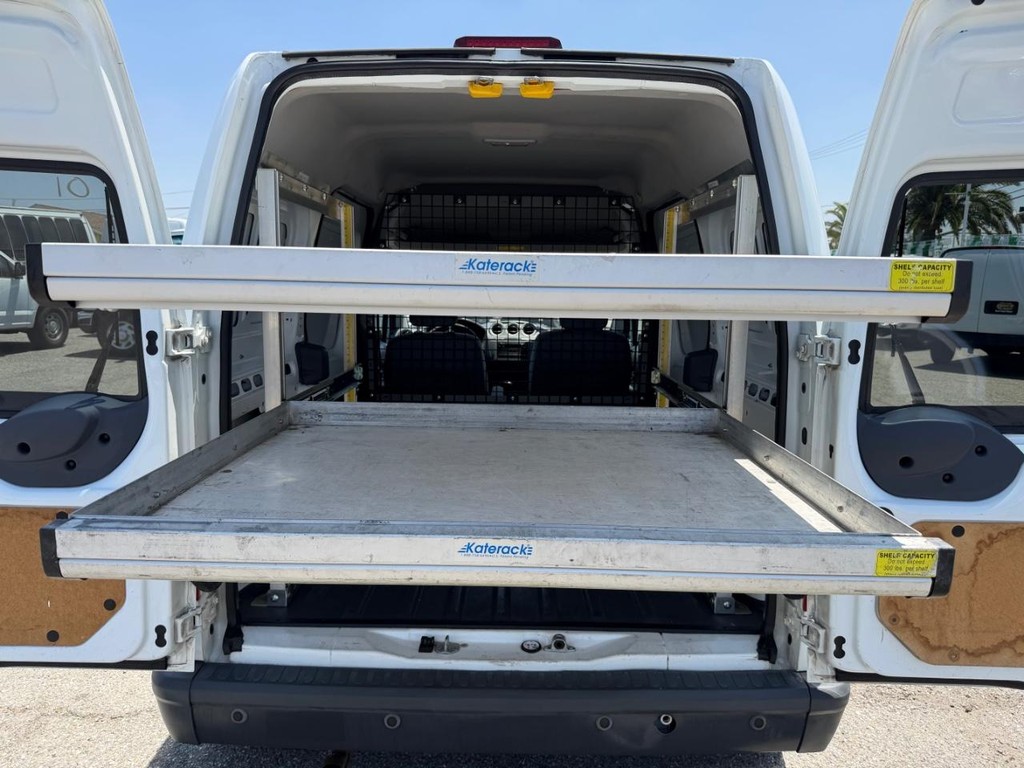 Ford Transit Connect Vehicle Full-screen Gallery Image 20