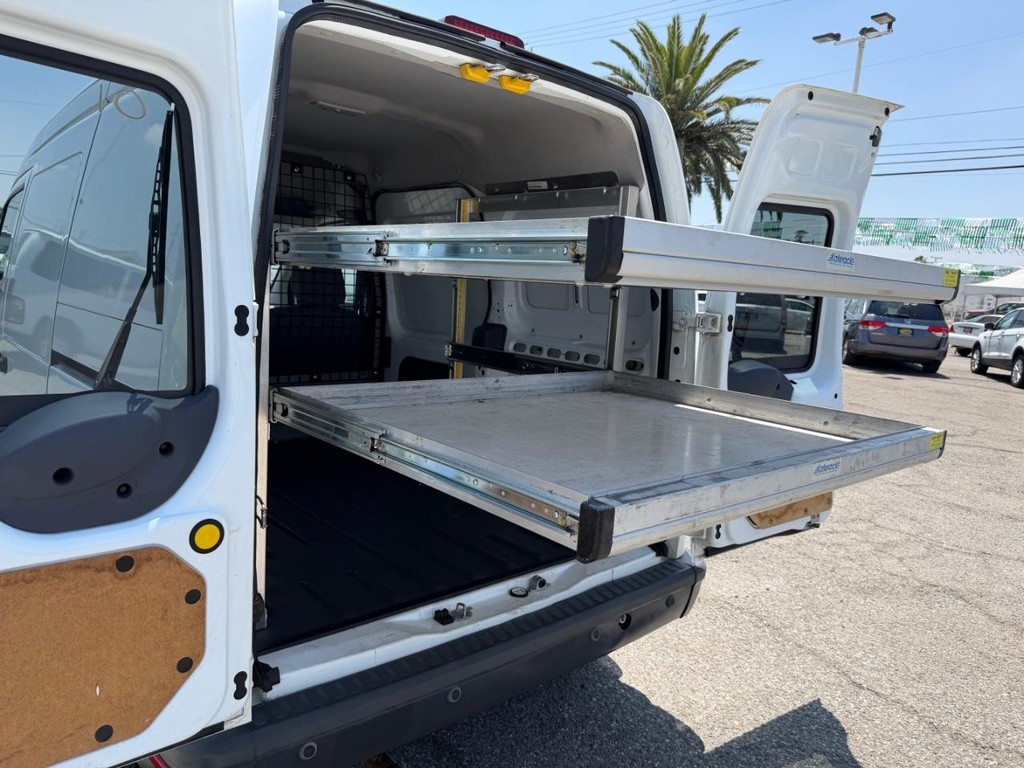 Ford Transit Connect Vehicle Full-screen Gallery Image 21