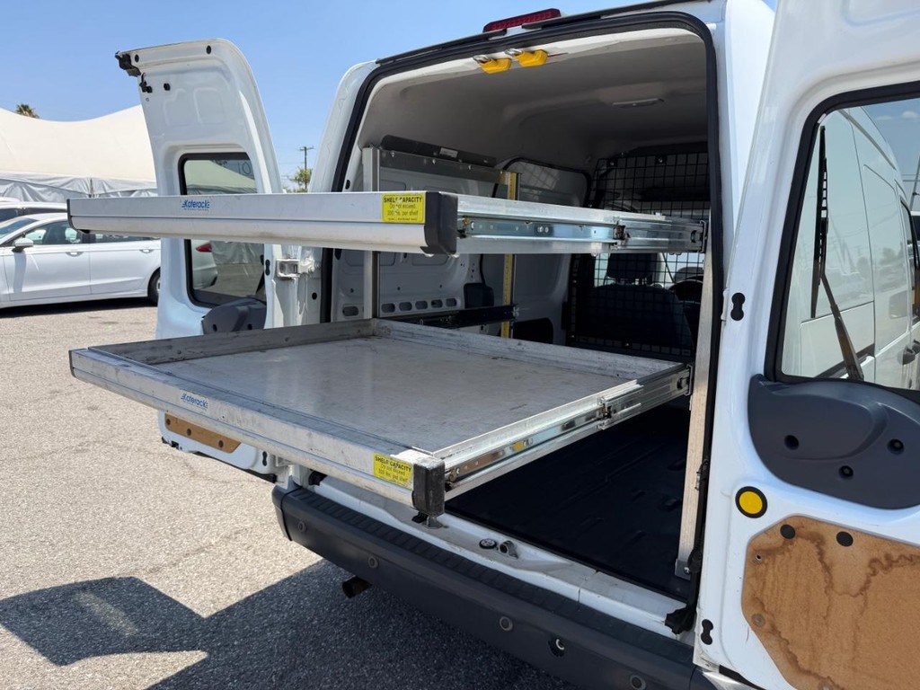 Ford Transit Connect Vehicle Full-screen Gallery Image 22