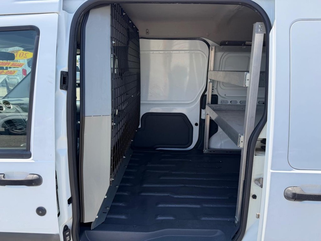 Ford Transit Connect Vehicle Full-screen Gallery Image 26