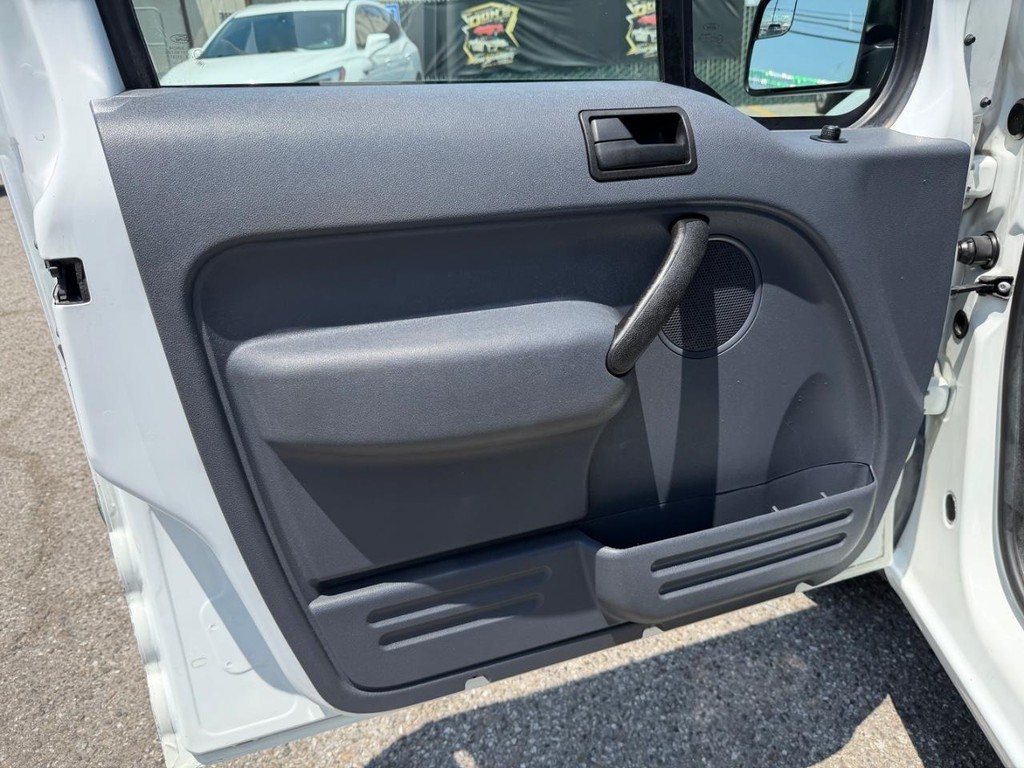 Ford Transit Connect Vehicle Full-screen Gallery Image 29