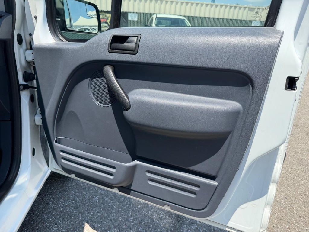 Ford Transit Connect Vehicle Full-screen Gallery Image 33