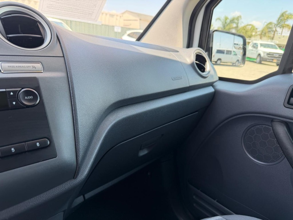 Ford Transit Connect Vehicle Full-screen Gallery Image 39