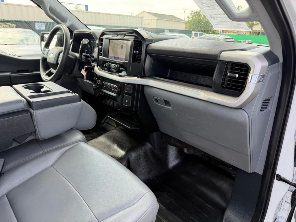 Ford F-150 Vehicle Full-screen Gallery Image 20