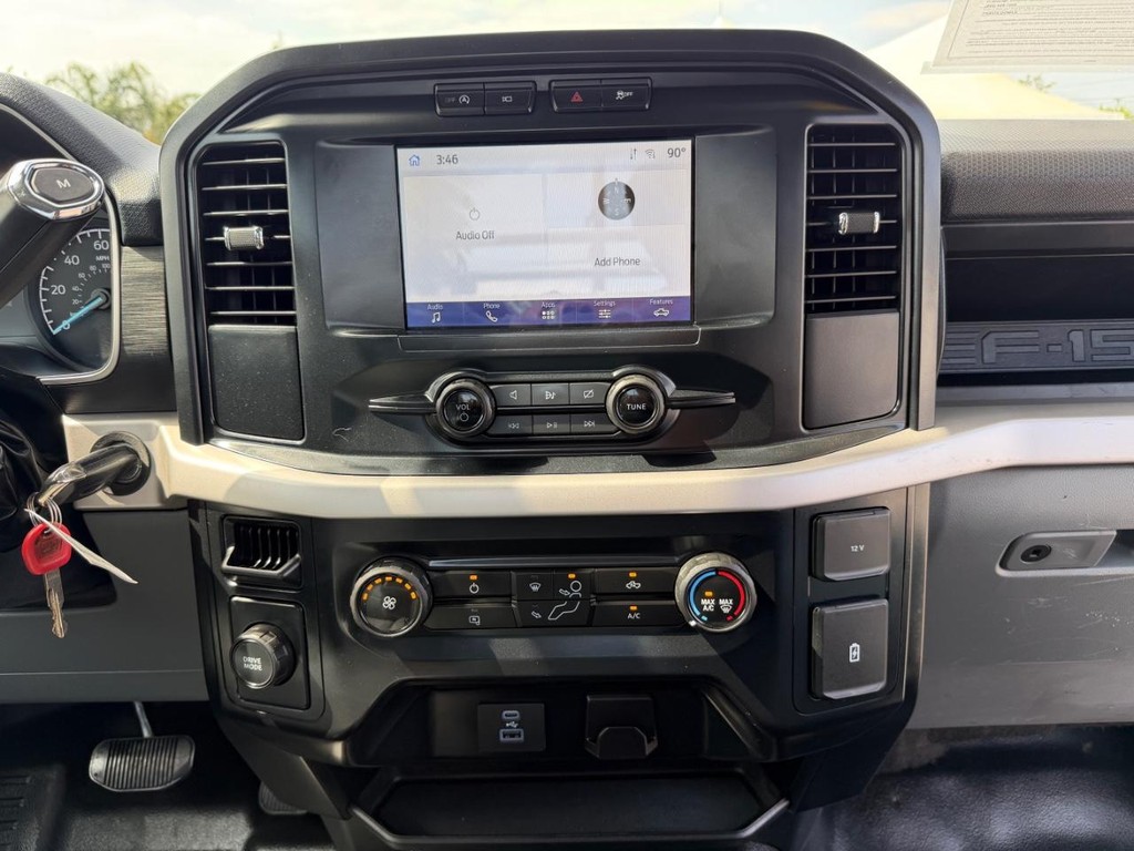 Ford F-150 Vehicle Full-screen Gallery Image 24