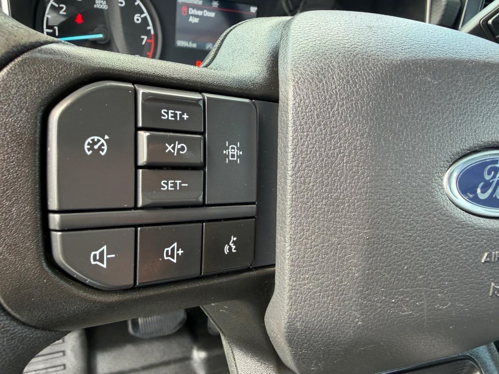 Ford F-150 Vehicle Full-screen Gallery Image 26