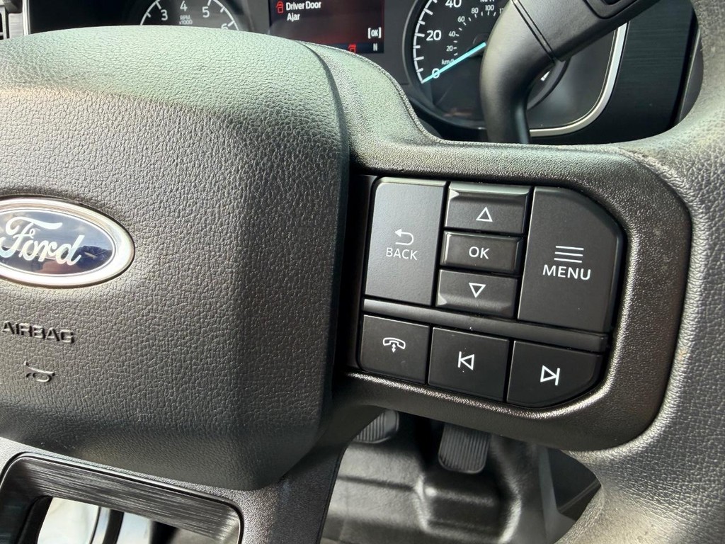 Ford F-150 Vehicle Full-screen Gallery Image 27