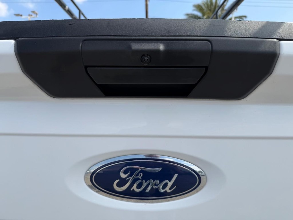 Ford F-150 Vehicle Full-screen Gallery Image 32