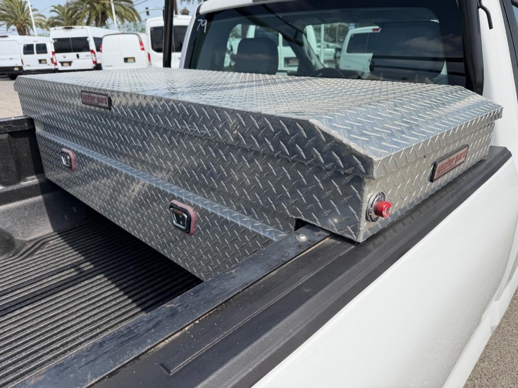 Ford F-150 Vehicle Full-screen Gallery Image 35