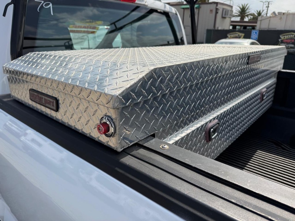Ford F-150 Vehicle Full-screen Gallery Image 36