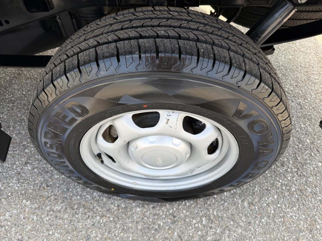 Ford F-150 Vehicle Full-screen Gallery Image 37