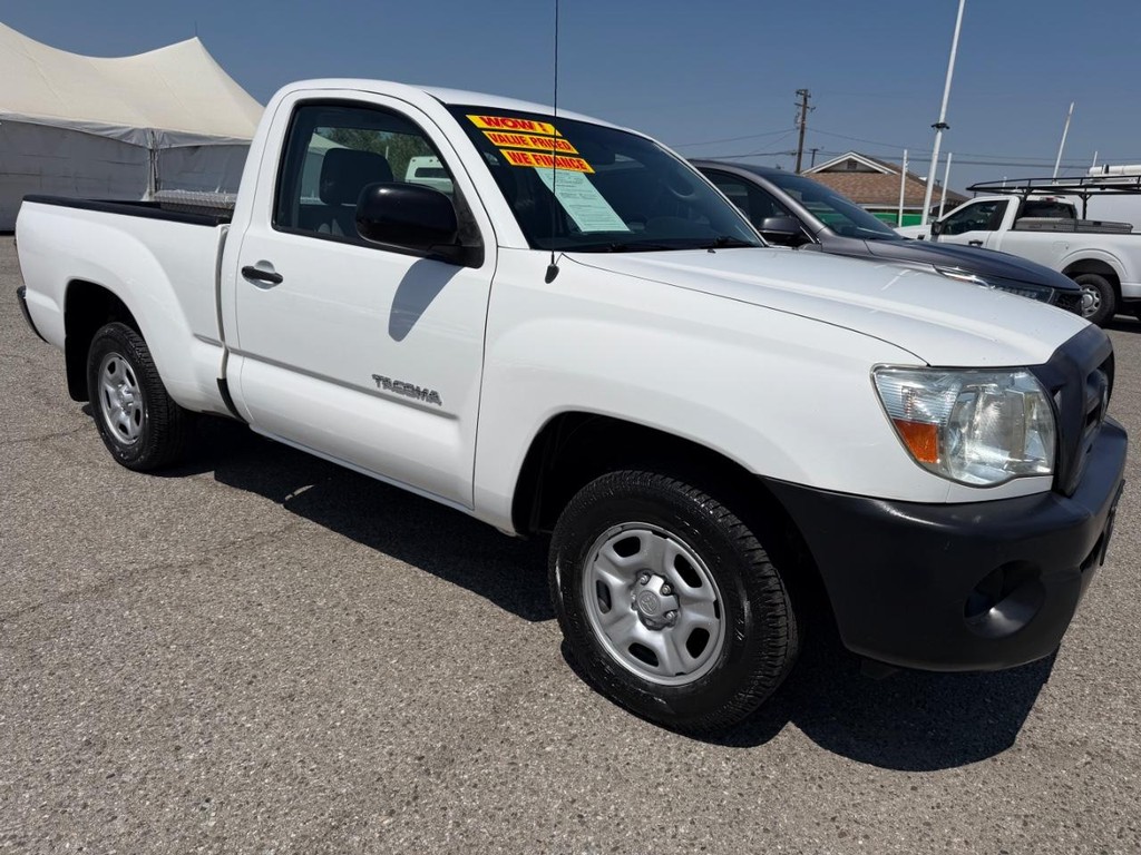 Toyota Tacoma Vehicle Full-screen Gallery Image 03