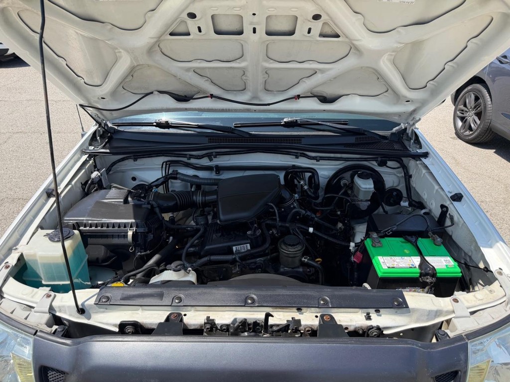 Toyota Tacoma Vehicle Full-screen Gallery Image 28