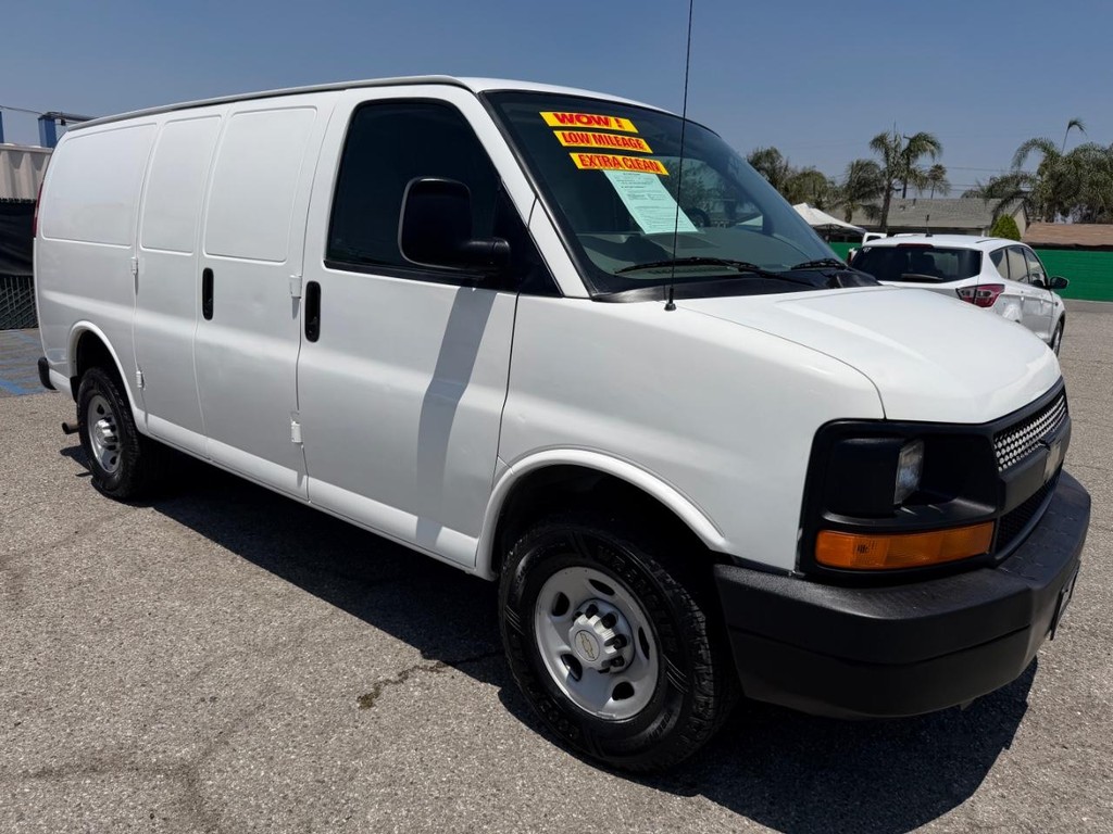 Chevrolet Express 3500 Vehicle Full-screen Gallery Image 03