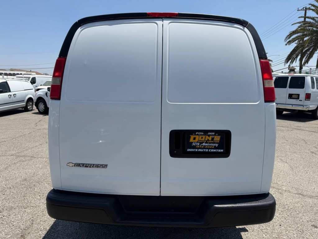 Chevrolet Express 3500 Vehicle Full-screen Gallery Image 08