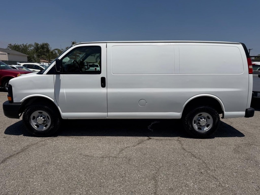 Chevrolet Express 3500 Vehicle Full-screen Gallery Image 11