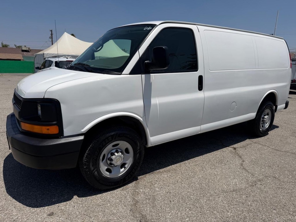 Chevrolet Express 3500 Vehicle Full-screen Gallery Image 12