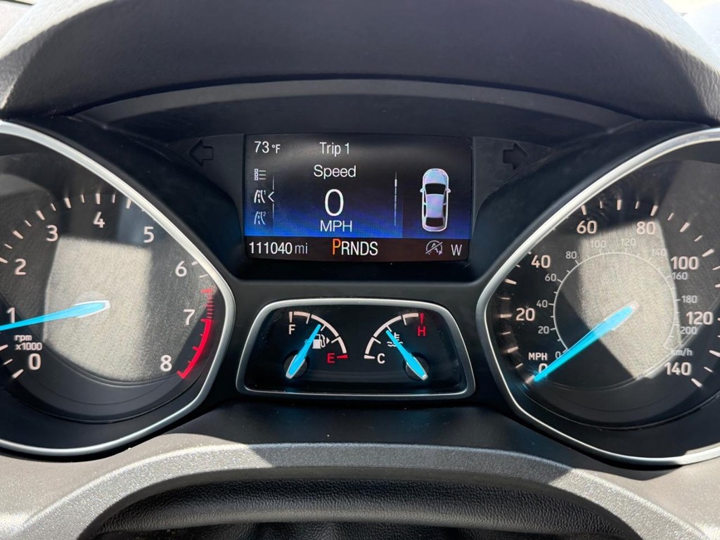 Ford Escape Vehicle Full-screen Gallery Image 30