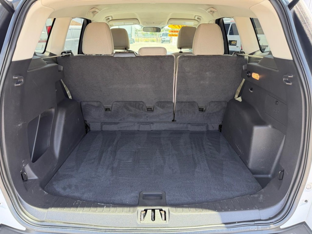 Ford Escape Vehicle Full-screen Gallery Image 38