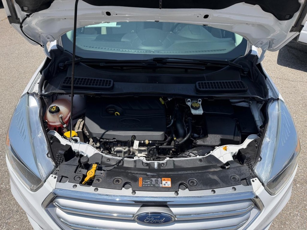 Ford Escape Vehicle Full-screen Gallery Image 43
