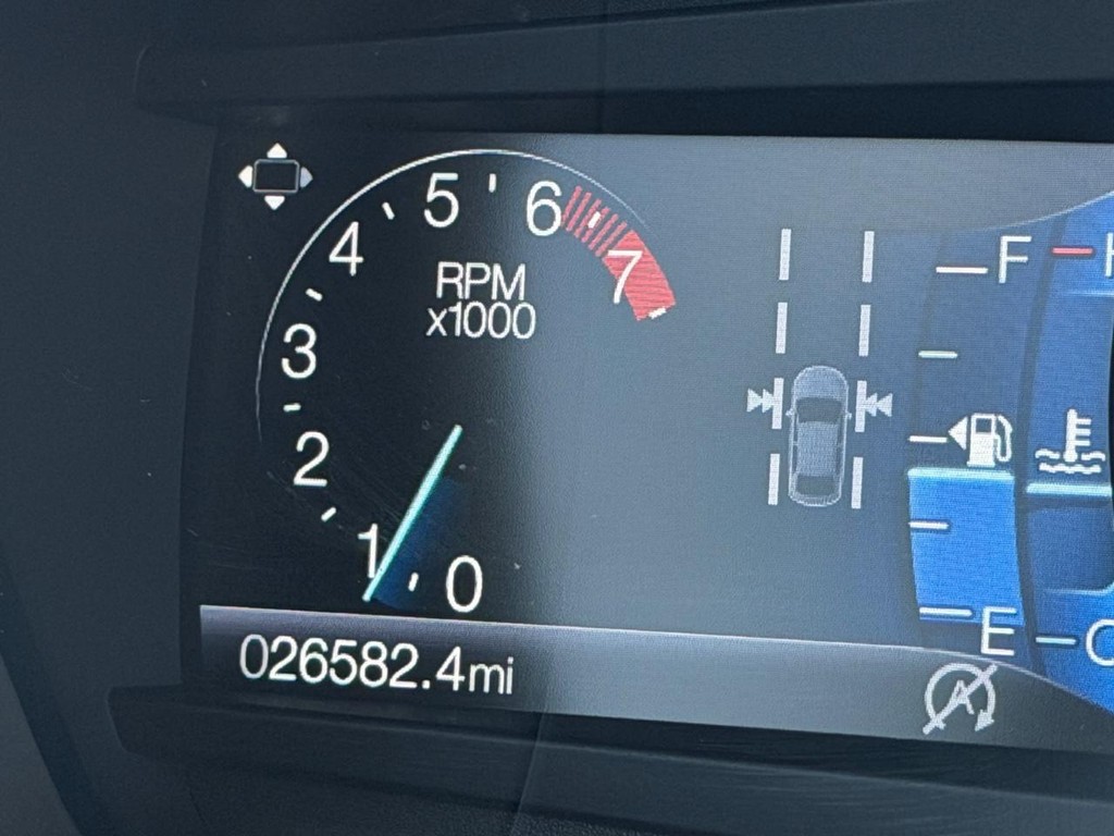 Ford Fusion Vehicle Full-screen Gallery Image 31