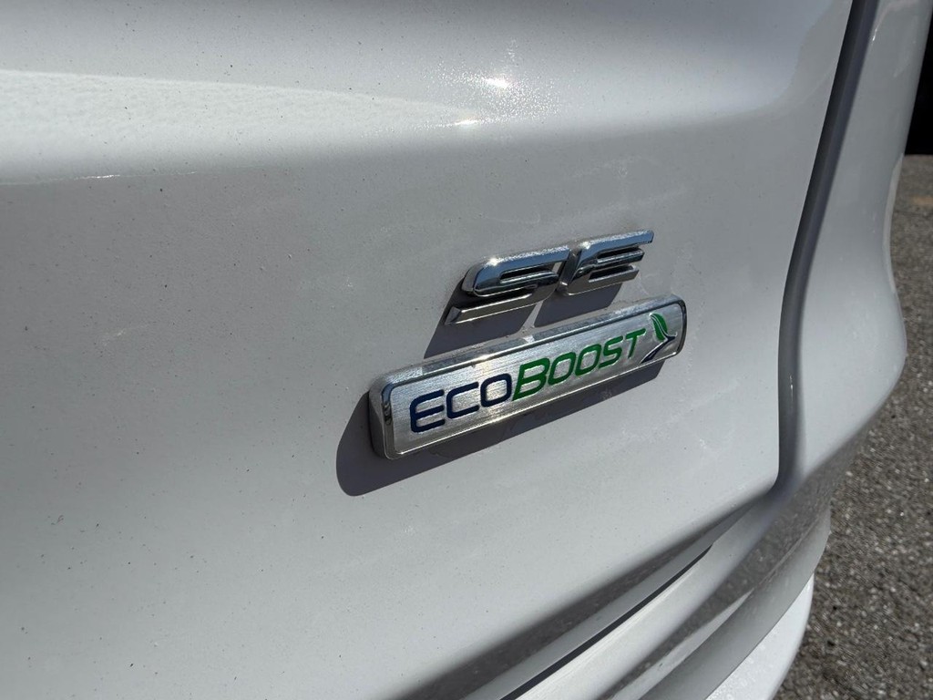 Ford Fusion Vehicle Full-screen Gallery Image 47