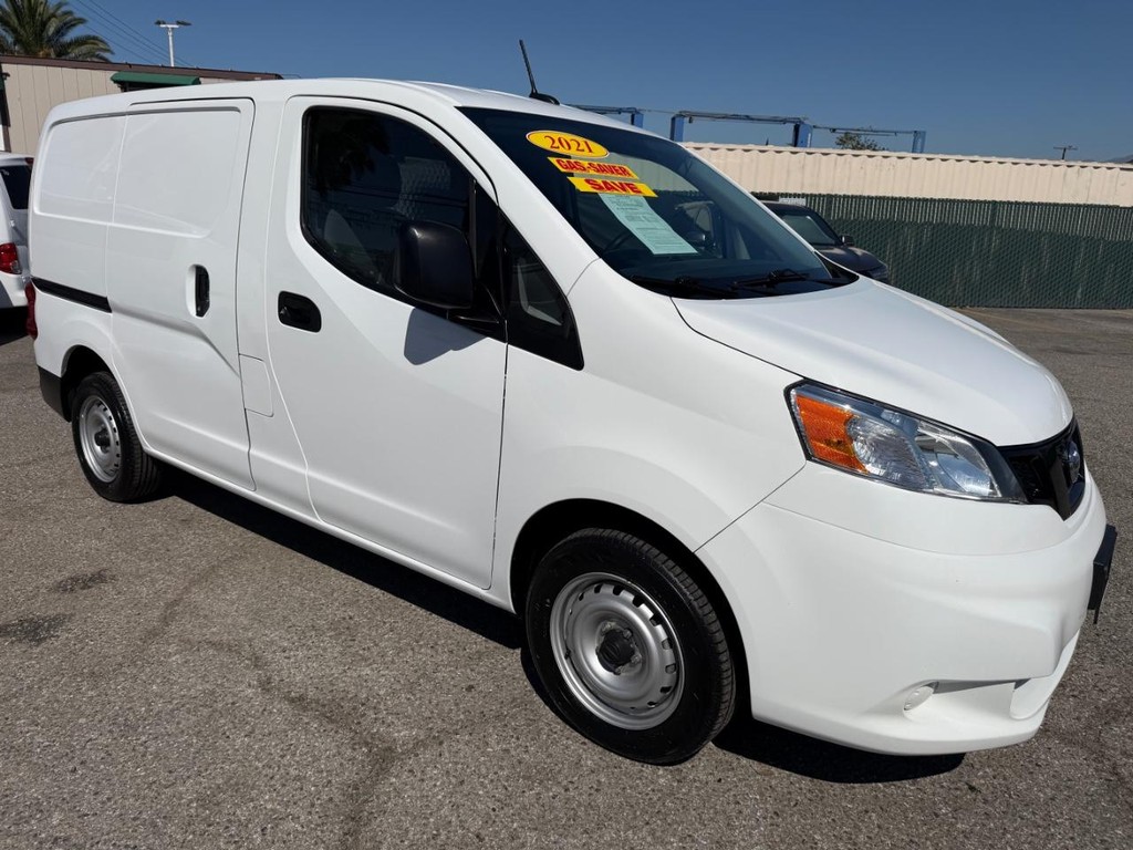 Nissan NV200 Vehicle Full-screen Gallery Image 04